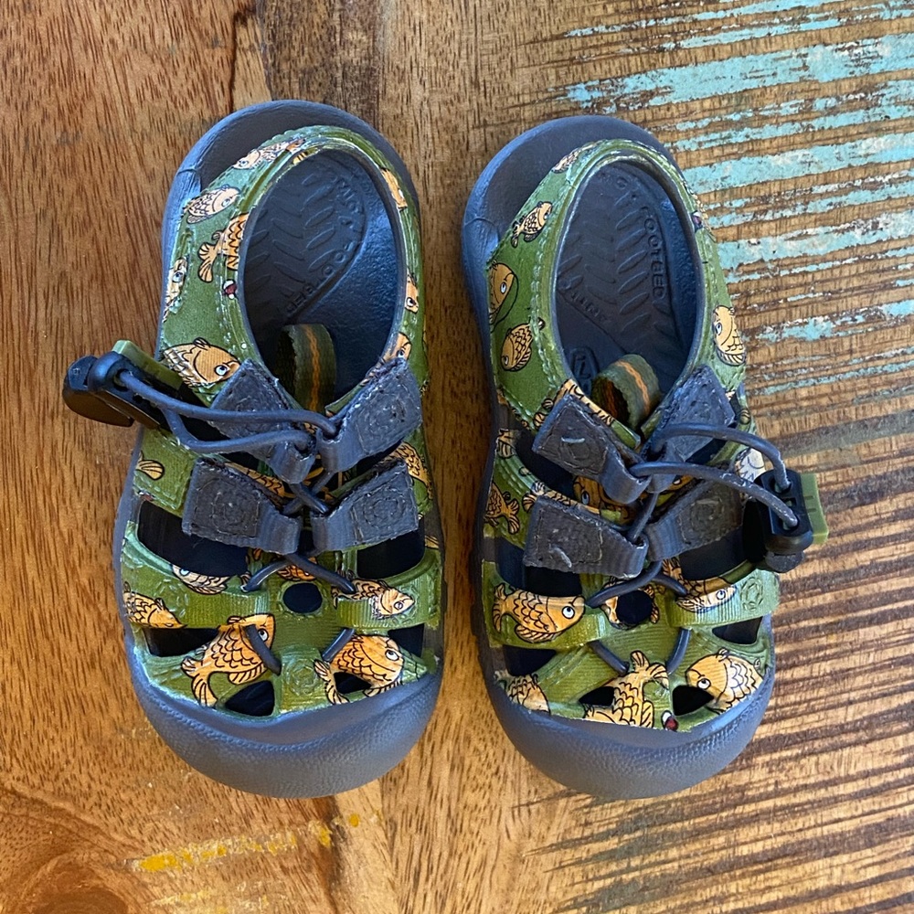 Toddler Keens Size 4